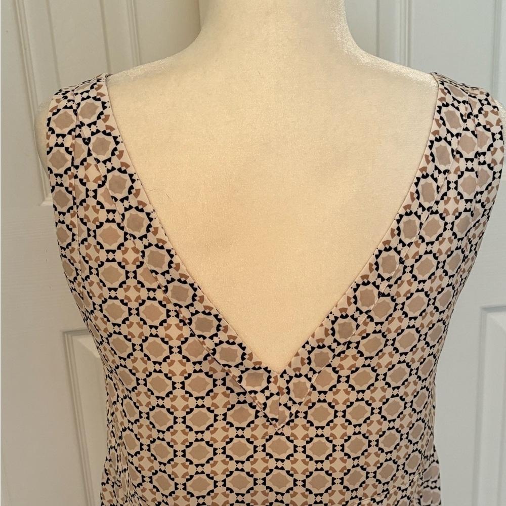 LOFT Pullover V Top in Black and Taupe Size 4 - Picture 3 of 5